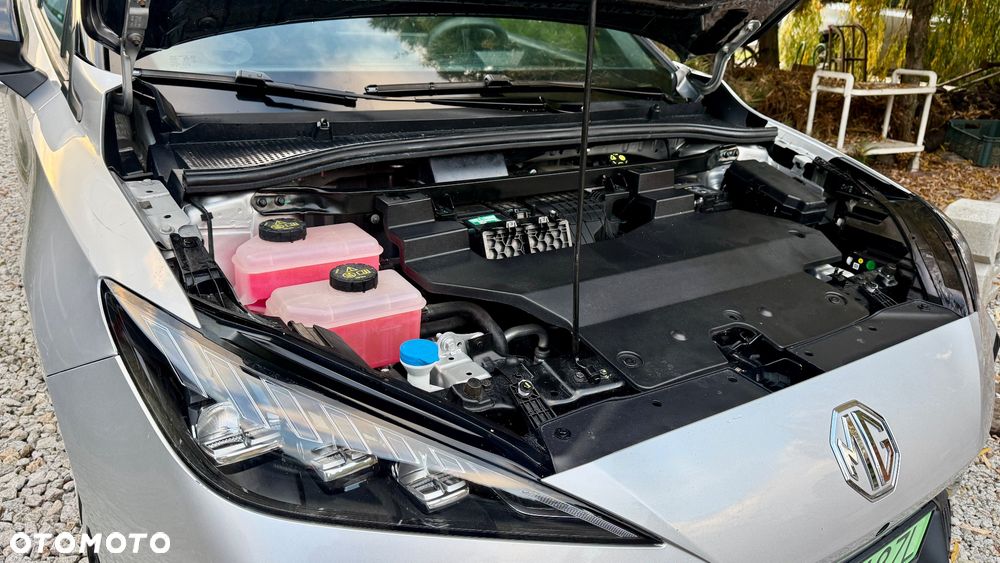 MG 4 Luxury 49 kWh - 36