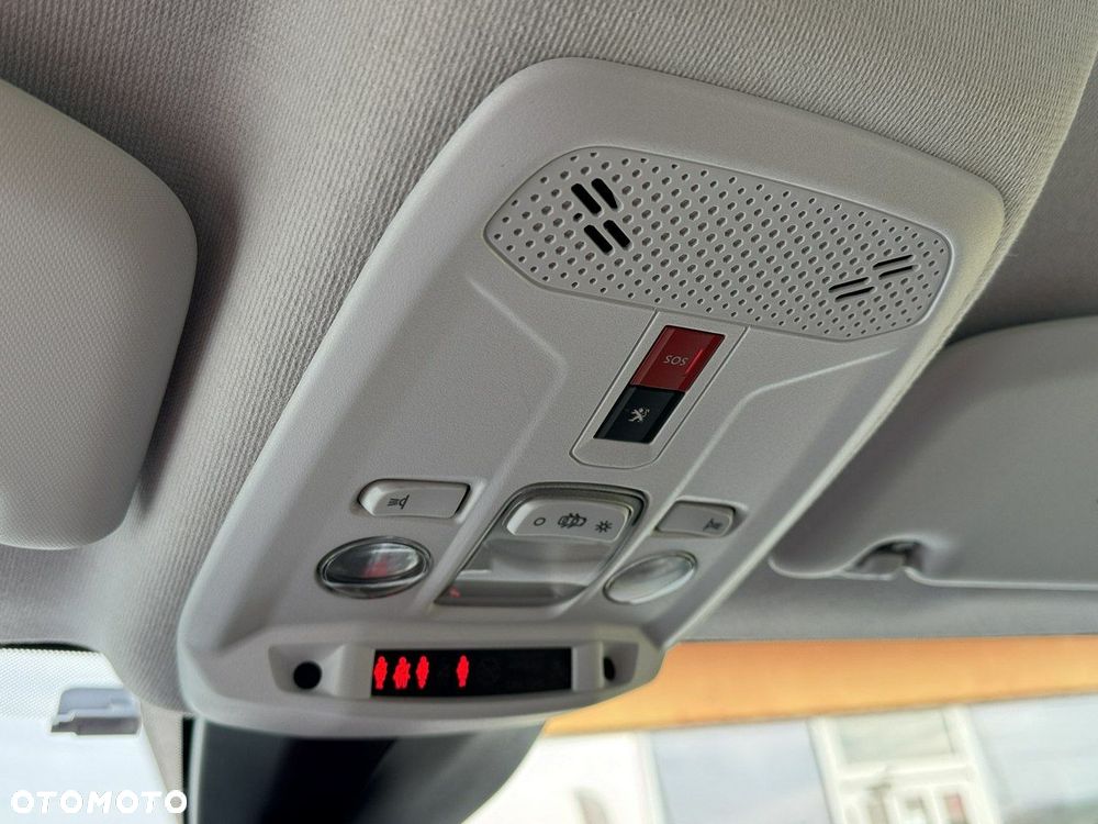 Peugeot 208 PureTech 100 Style - 31