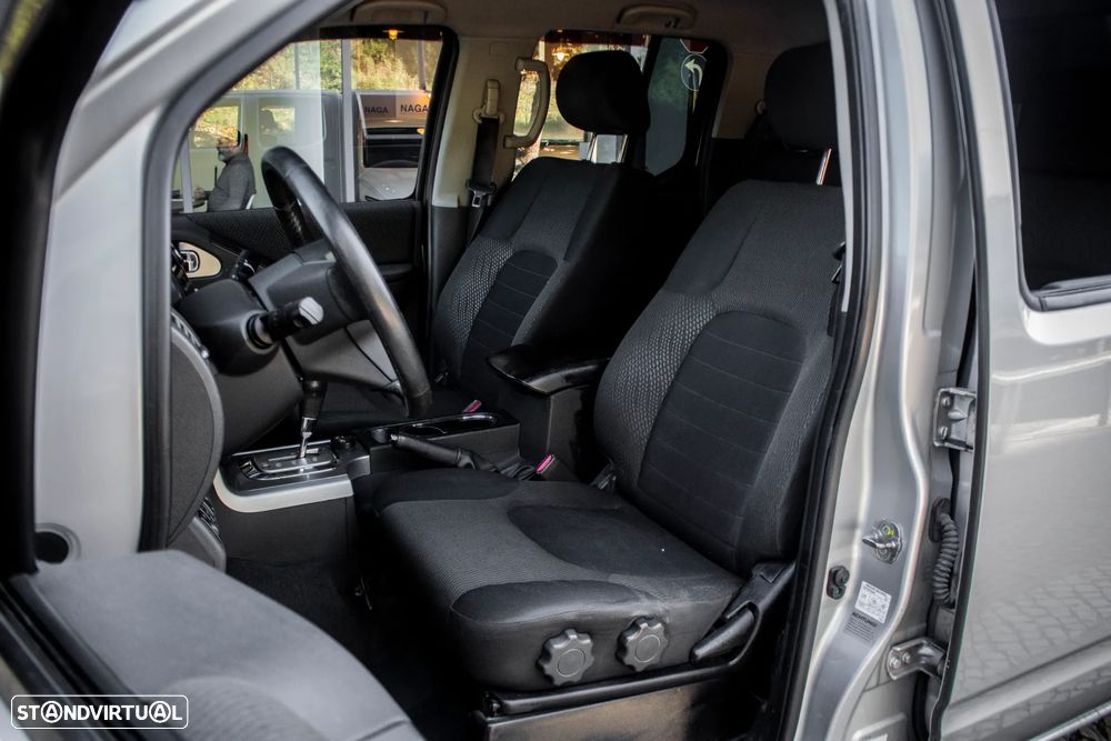 Nissan Navara 2.5 dCi CD SE AT 4WD - 27