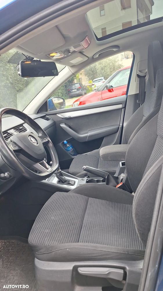 Skoda Octavia 2.0 TDI DSG Style - 3