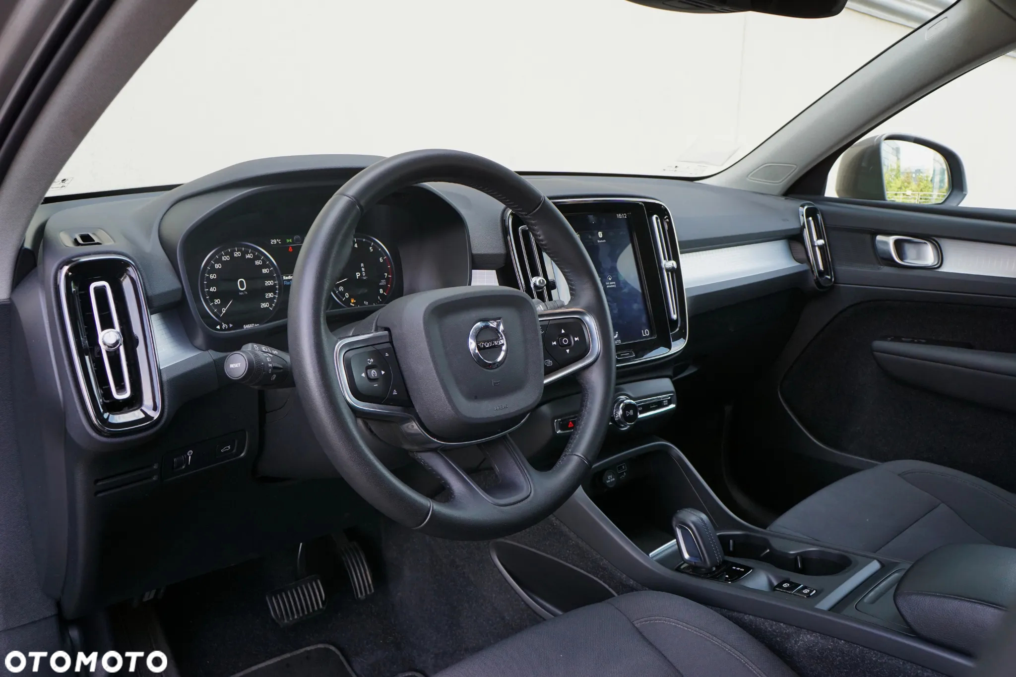 Volvo XC 40 T3 Momentum - 12