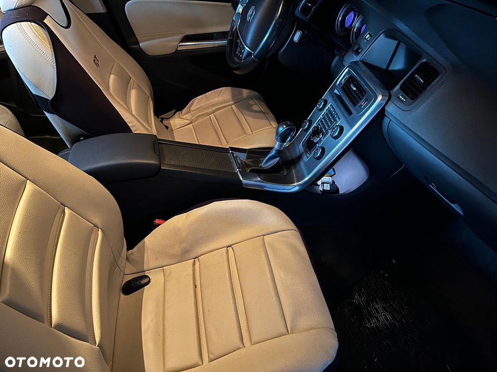 Volvo S60 D2 R-Design - 21