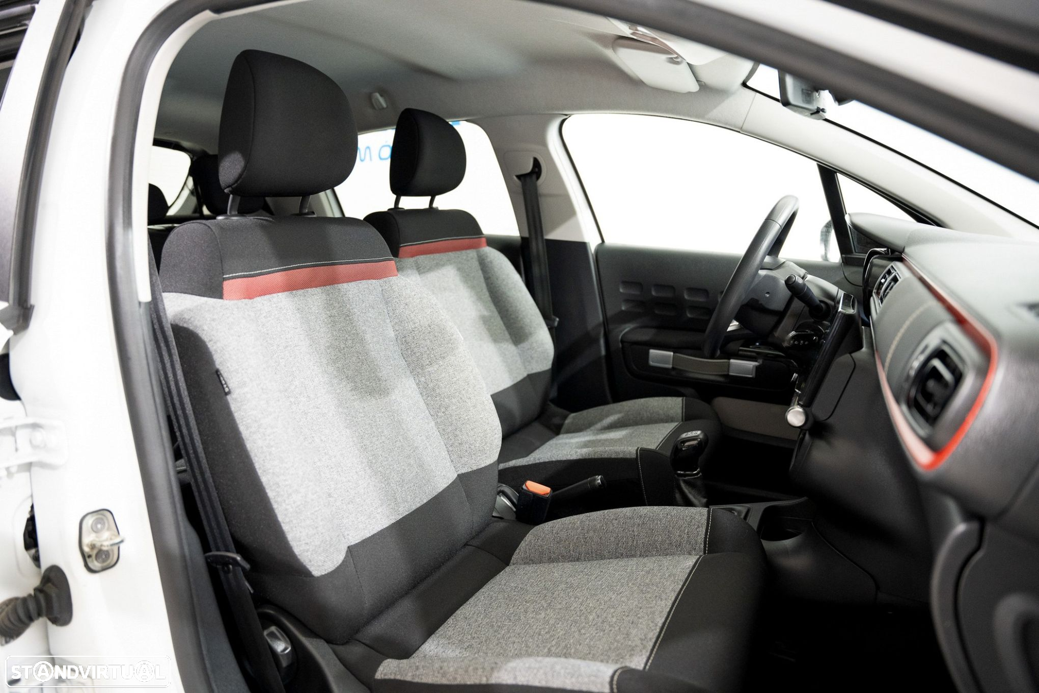 Citroën C3 1.2 PureTech C-Series - 12