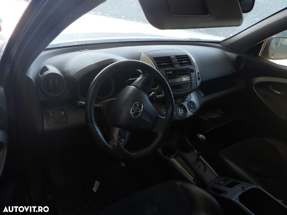 Dezmembrez Toyota RAV 4 , 2.2D ,an 2011 , tip motor 2AD - 6