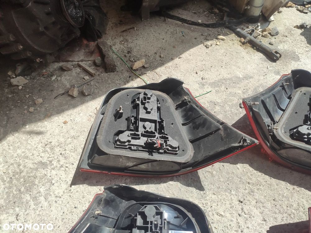 Lampa Prawy Lewy tył Vw Golf IV H/B z listwą żar - 7