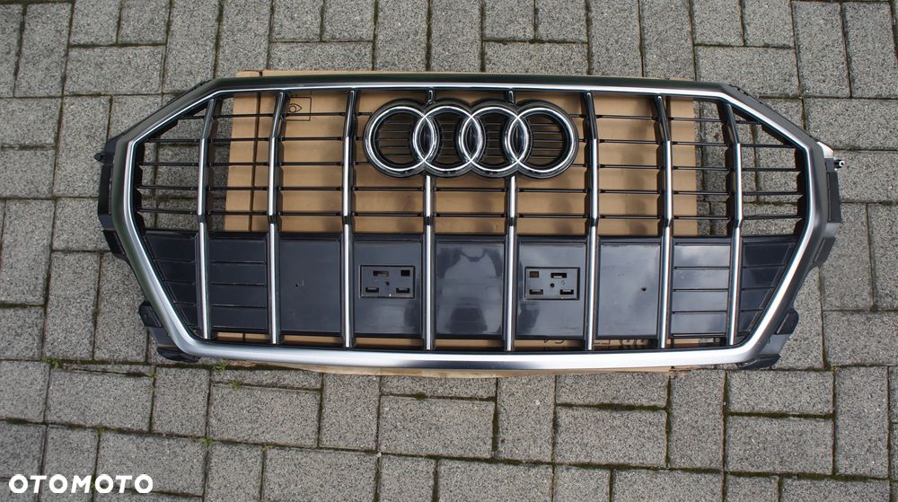 ATRAPA PRZEDNIA GRILL AUDI Q3 83A