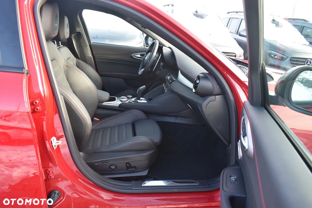 Alfa Romeo Giulia 2.0 Turbo Tributo Italiano Q4 - 17