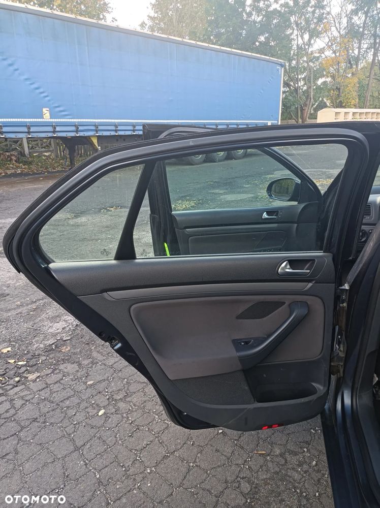 Volkswagen Jetta 1.9 TDI Comfortline - 15