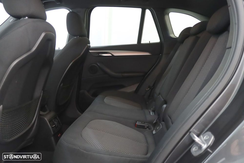 BMW X1 25 e xDrive Corporate Edition - 7