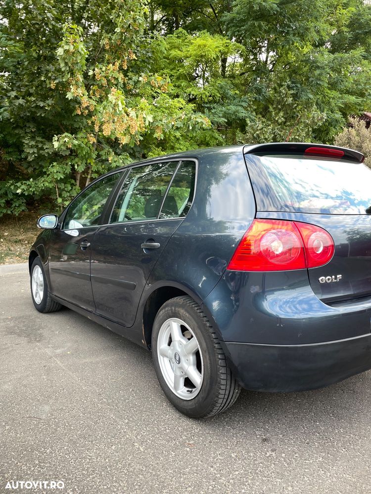 Volkswagen Golf - 5