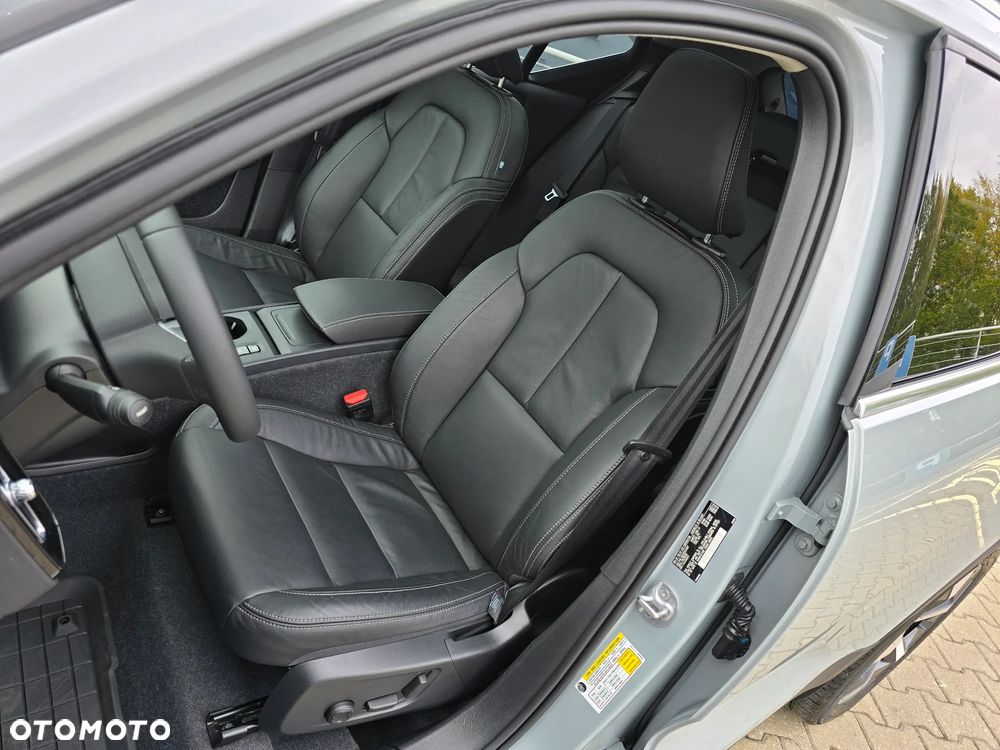 Volvo XC 40 B5 AWD Ultimate Bright - 16