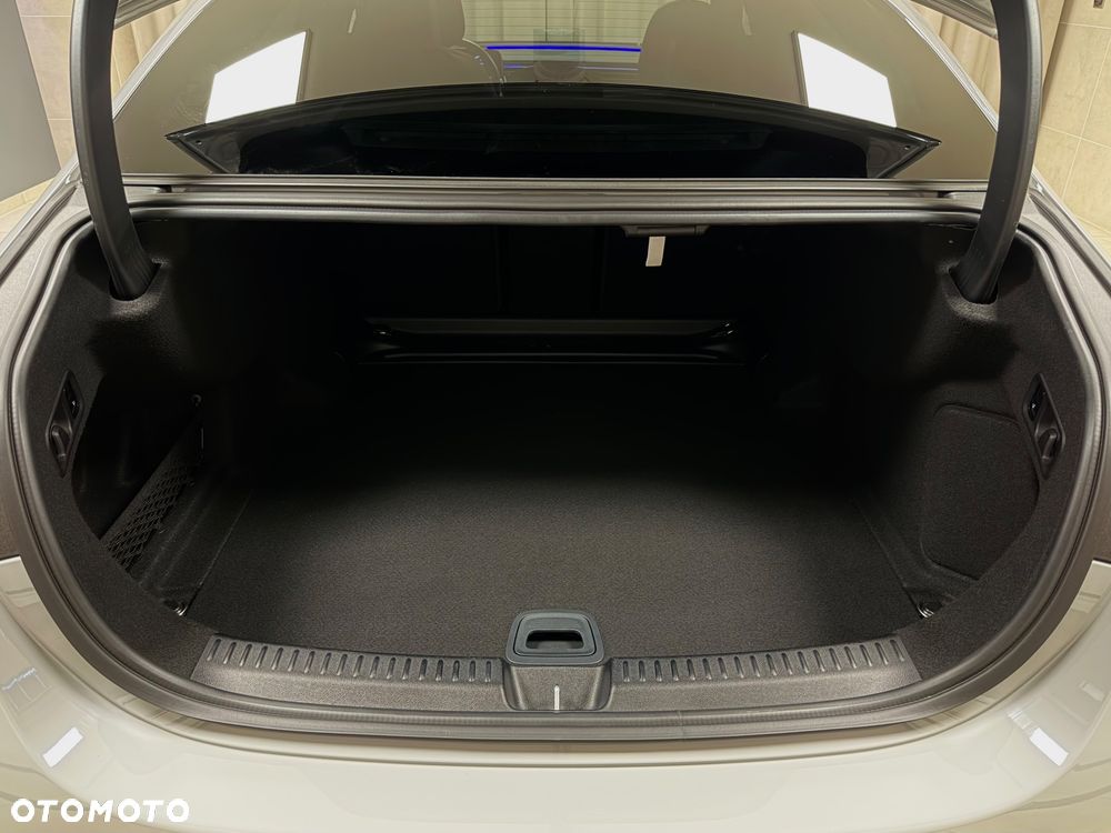 Mercedes-Benz Klasa E 220 d mHEV 4-Matic AMG 9G-Tronic - 29