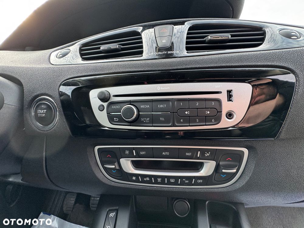 Renault Scenic ENERGY TCe 115 Bose Edition - 27