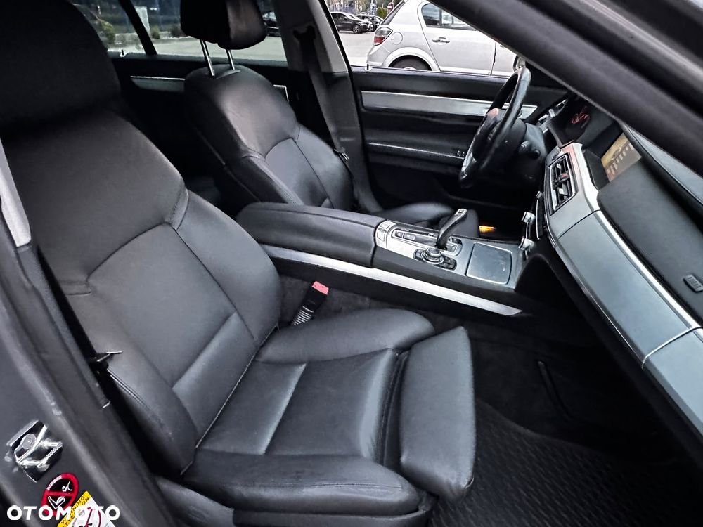 BMW Seria 7 730d - 28