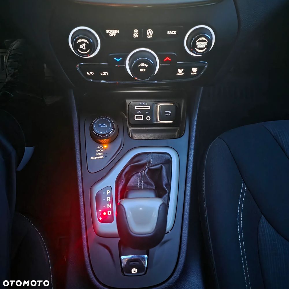 Jeep Cherokee 3.2 V6 Pentastar Active Drive I Automatik Limited - 17