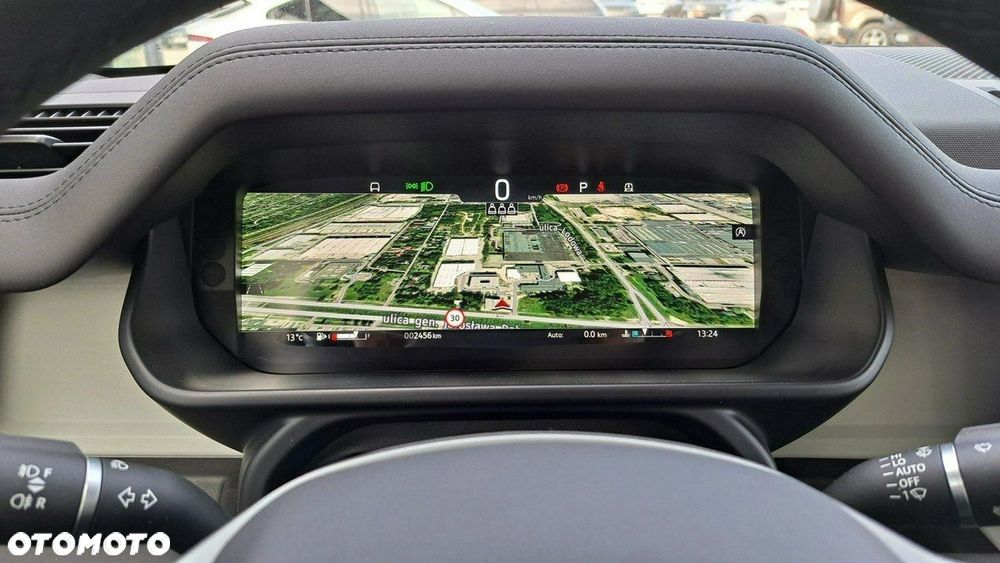 Land Rover Defender - 29