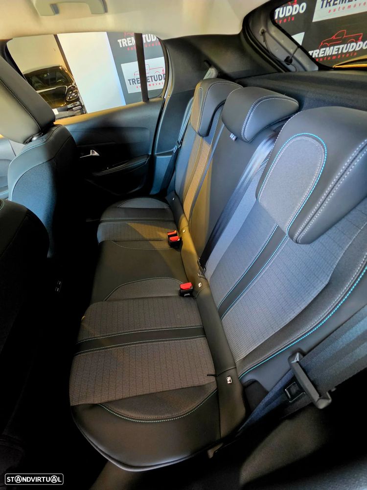 Peugeot e-208 Allure - 36