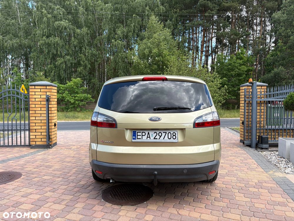 Ford S-Max - 12