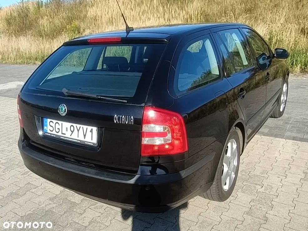 Skoda Octavia 1.6 Elegance - 2