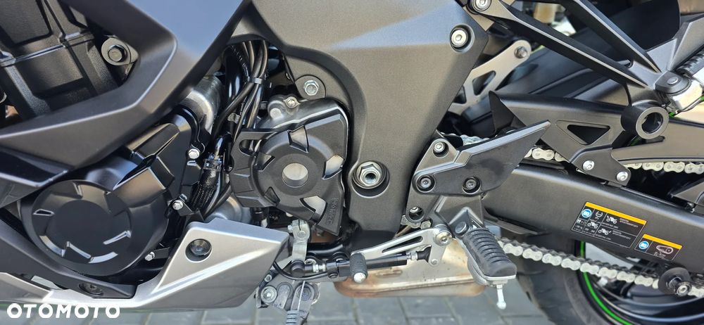 Kawasaki Ninja 1000 SX - 38