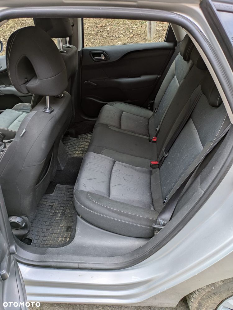 Citroën C4 1.6 HDi Attraction - 9