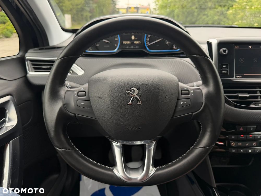 Peugeot 2008 1.2 PureTech Allure S&S - 19