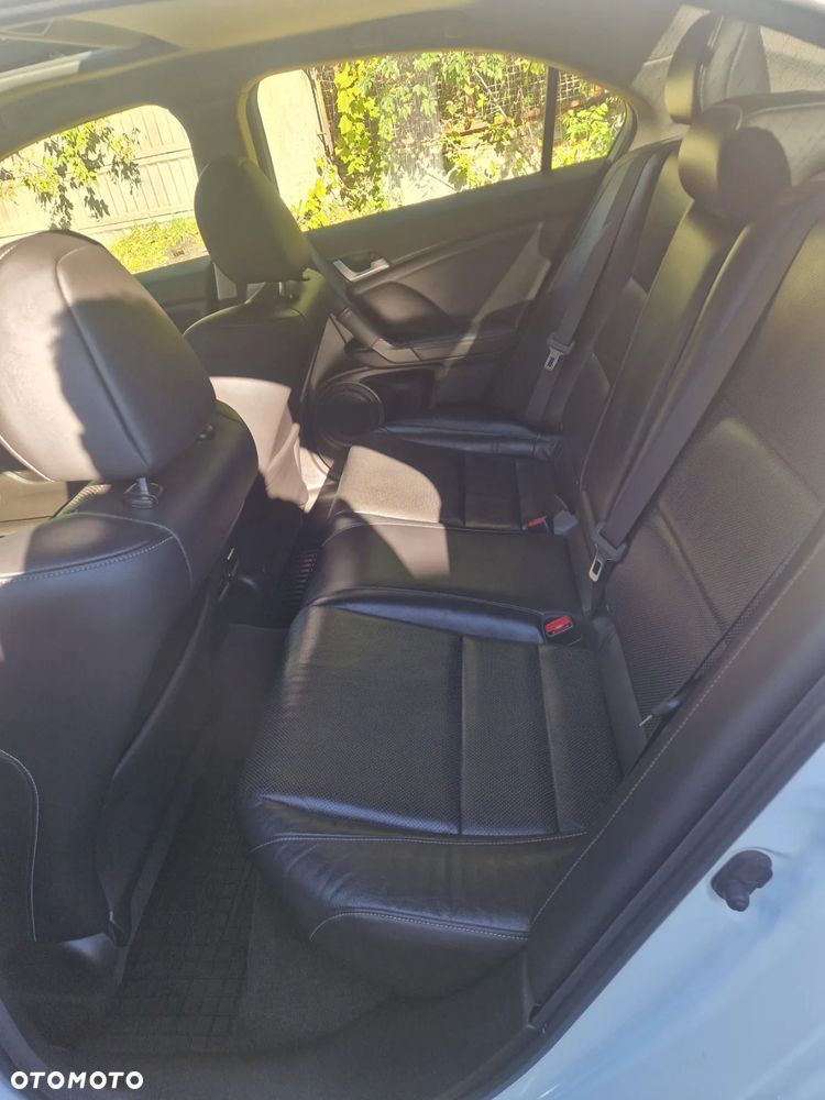 Honda Accord 2.0 Executive - 11