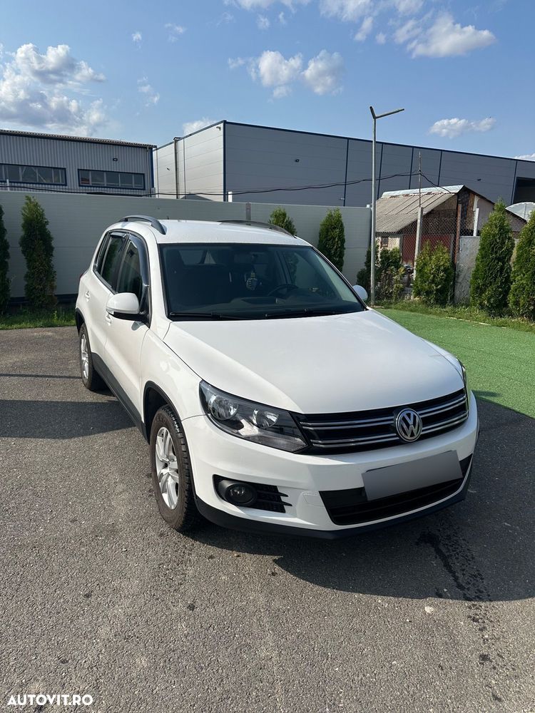 Volkswagen Tiguan - 1