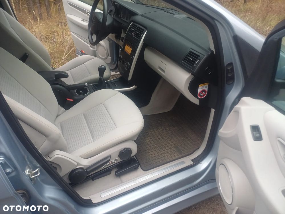 Mercedes-Benz Klasa B 180 BlueEFFICIENCY SPORT EDITION - 11