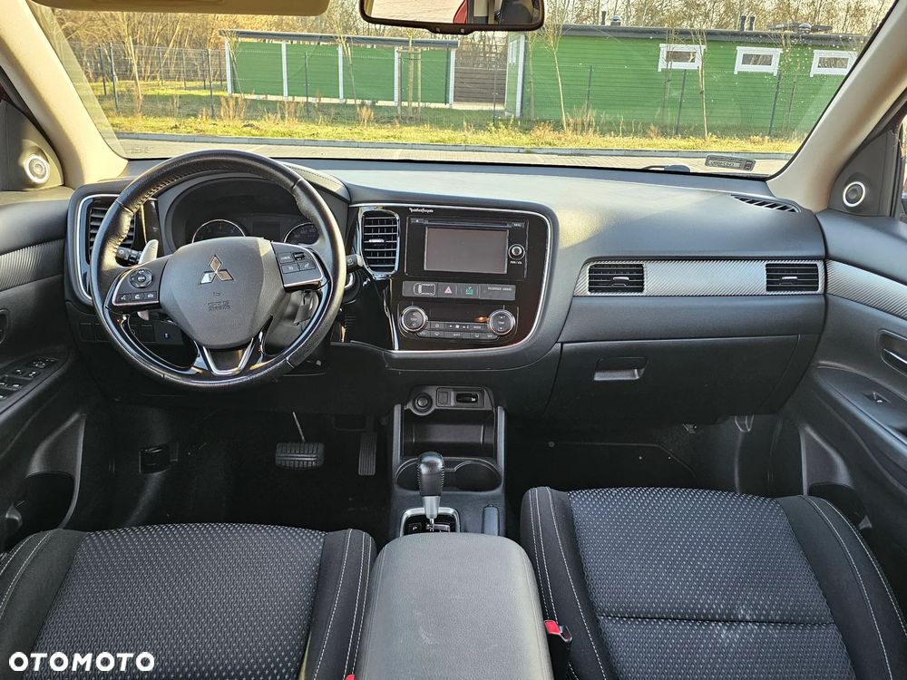 Mitsubishi Outlander 2.0 Intense + 4WD CVT - 10