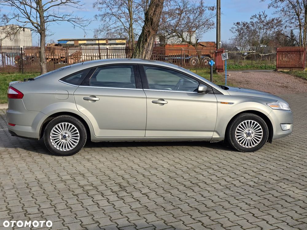 Ford Mondeo 2.3 Ghia - 8