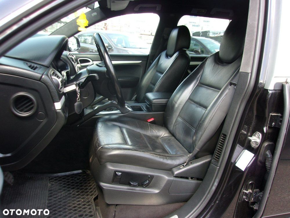 Porsche Cayenne - 15