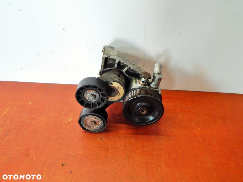 Pompa wspomagania wspornik łapa IVECO Daily IV 06-14 2.3 E4 Łuków części - 1