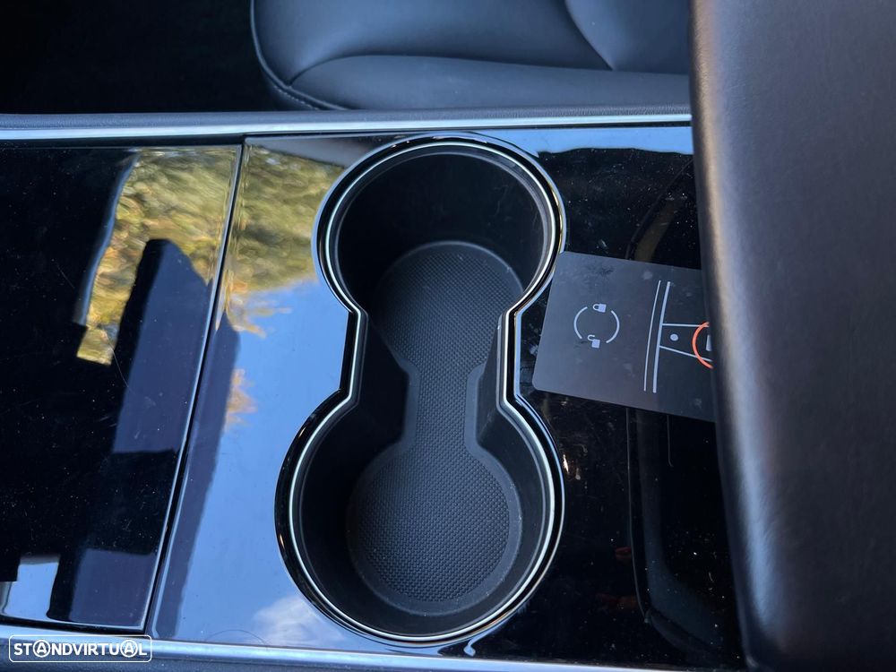 Tesla Model 3 - 36