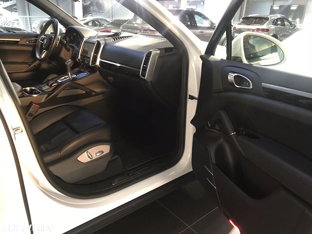 Porsche Cayenne - 7