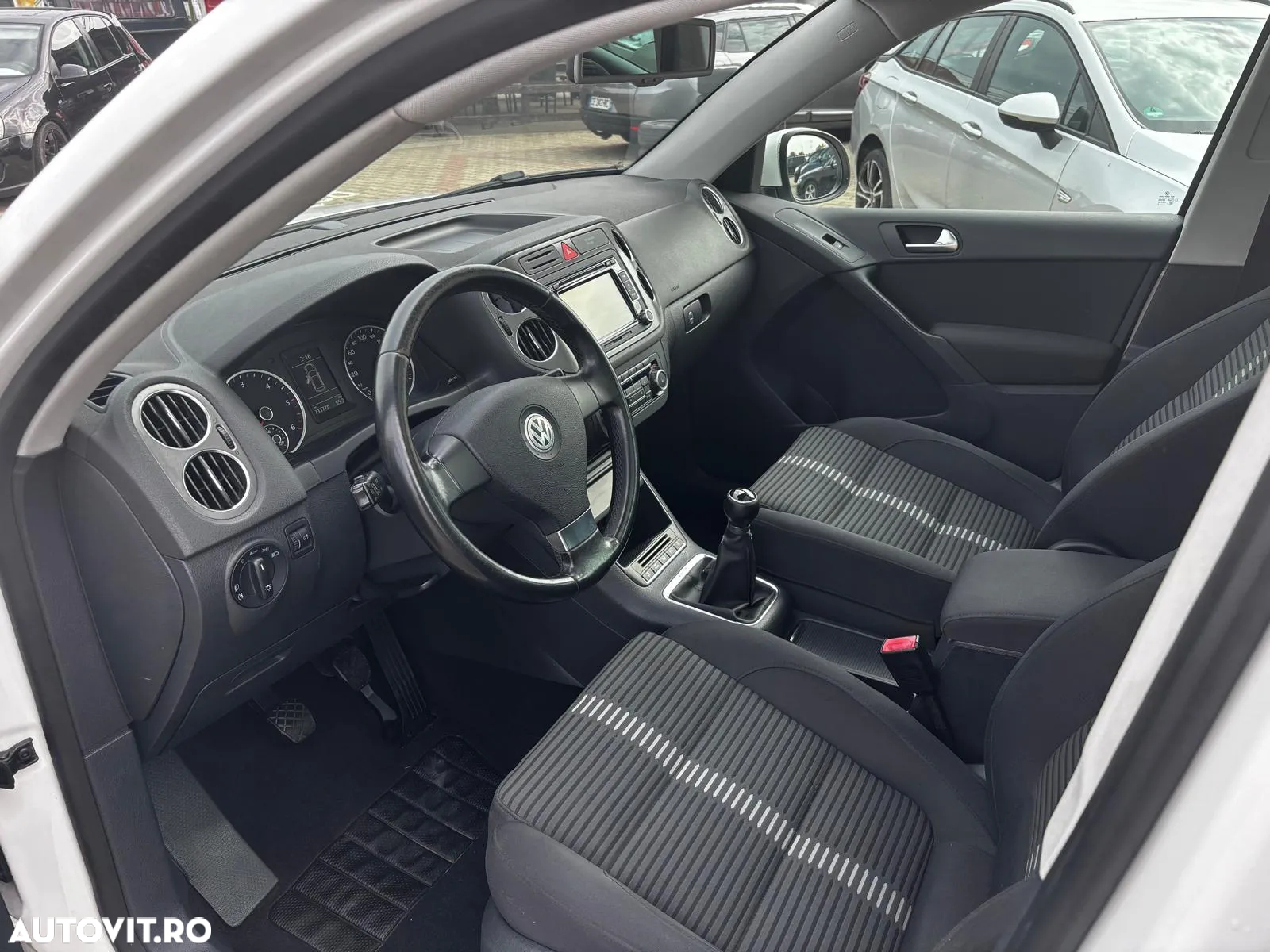 Volkswagen Tiguan - 5