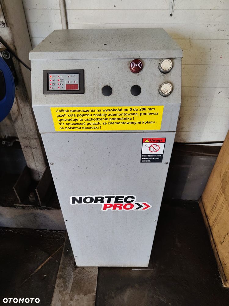 Podnośnik nożycowy naposadzkowy Nortec Pro PN3000A 3T - Rok 2019 - 12