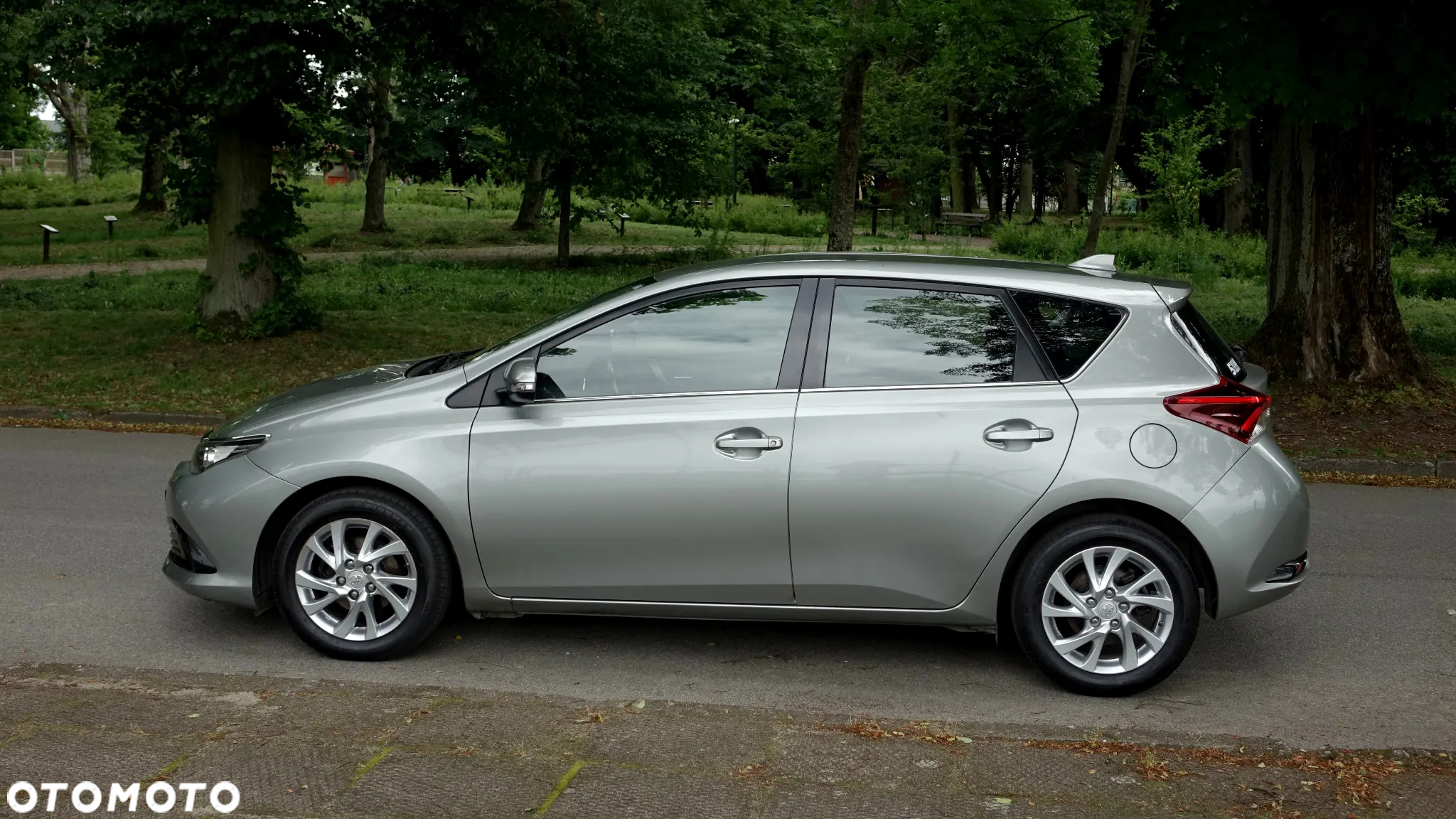 Toyota Auris 1.33 VVT-i Comfort - 29