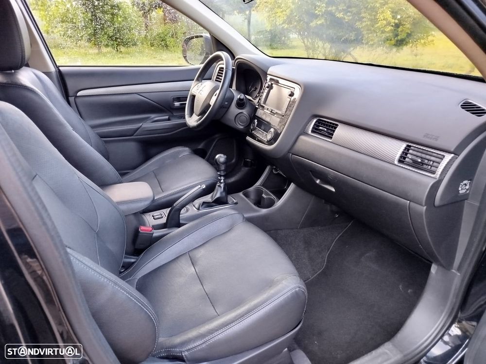Mitsubishi Outlander 2.2 DI-D Instyle Navi - 9