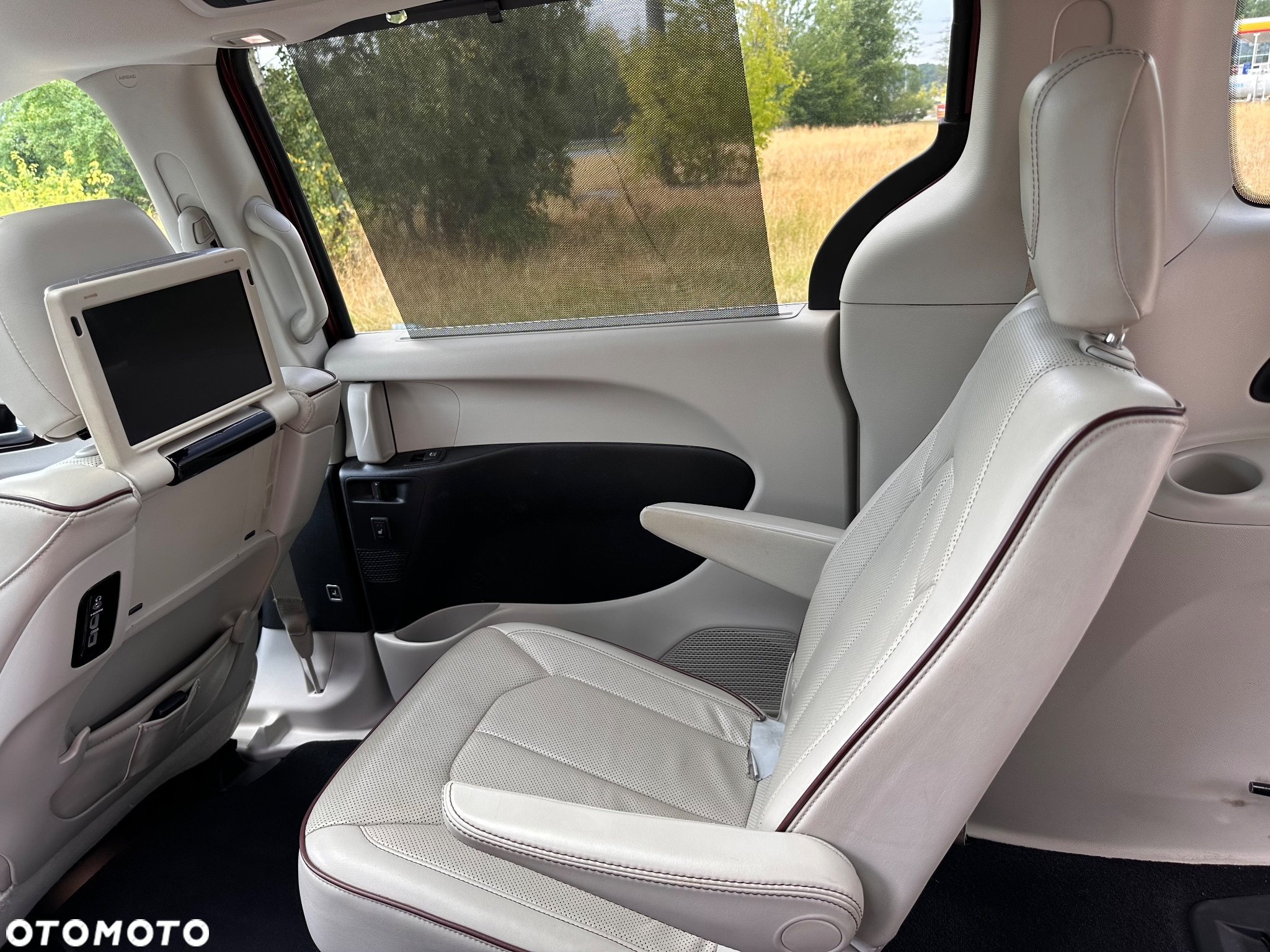 Chrysler Pacifica - 15