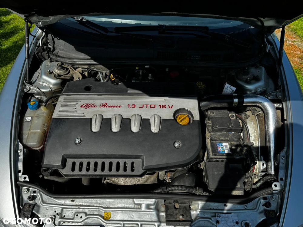 Alfa Romeo GT 1.9 JTD M-Jet DPF Distinctive Collezione - 16