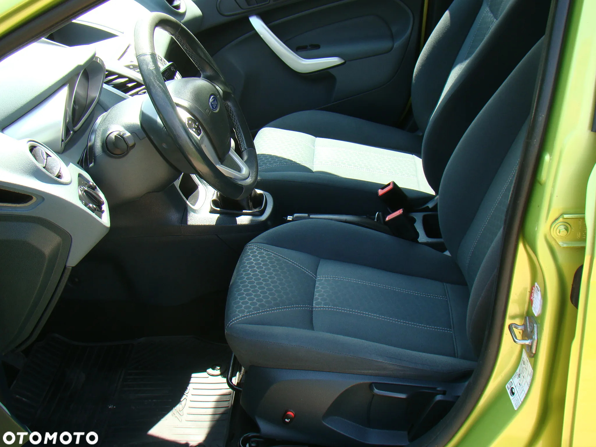 Ford Fiesta - 24