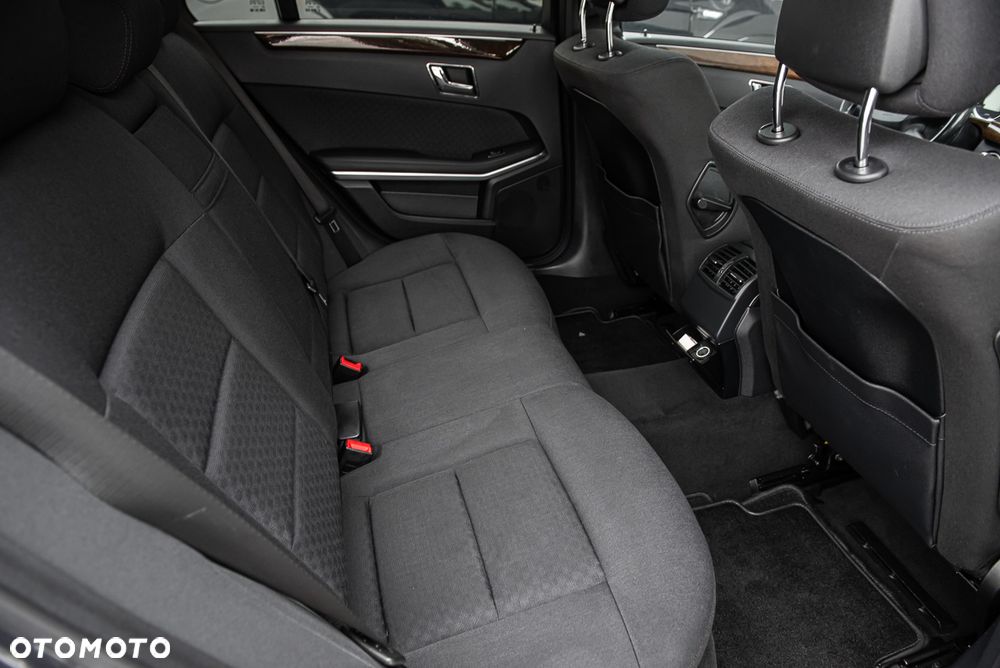 Mercedes-Benz Klasa E - 32