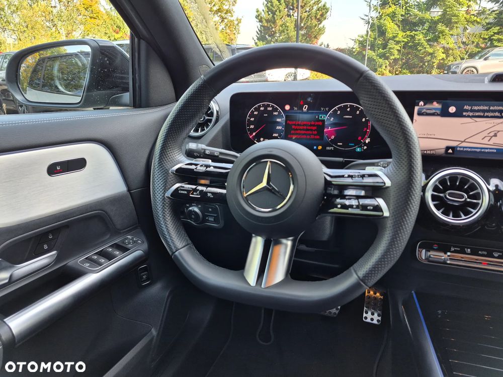 Mercedes-Benz GLA 200 AMG Line - 25