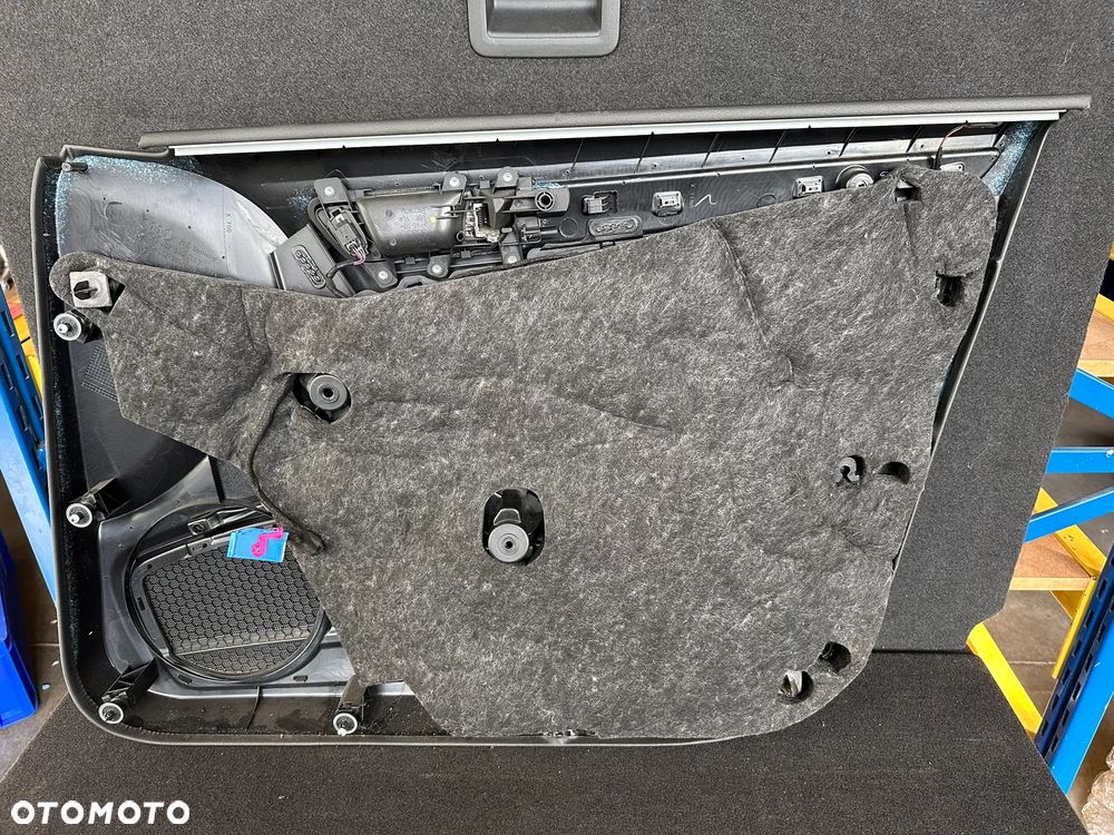 Tapicerka boczek drzwi lewy przód Audi A4 8K 8K1867105 - 8