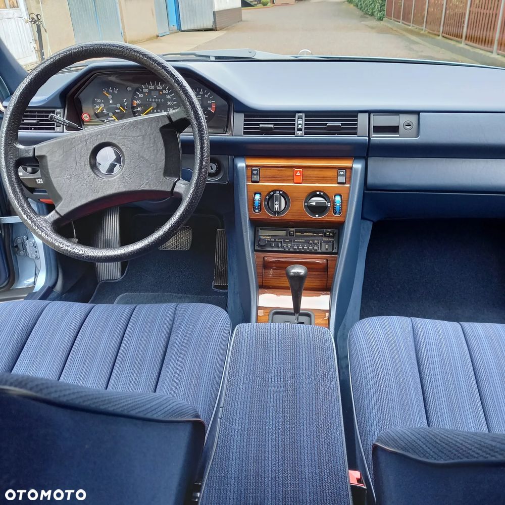 Mercedes-Benz W124 (1984-1993) - 20