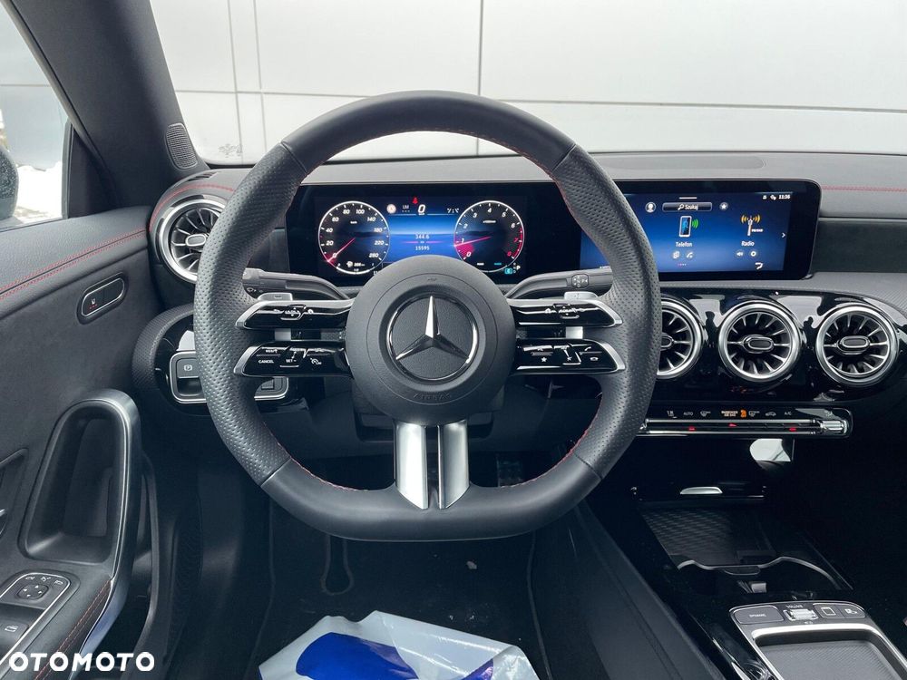 Mercedes-Benz CLA - 13