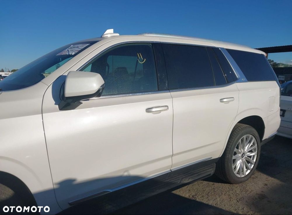 Cadillac Escalade - 4