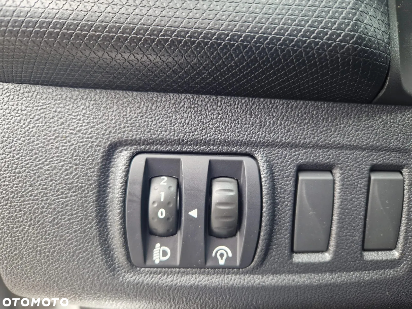 Renault Clio 0.9 Energy TCe Limited 2018 - 26