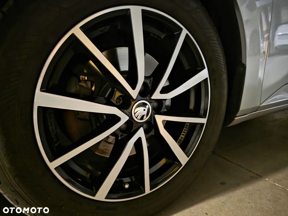 Skoda Superb 2.0 TDI Style DSG - 14